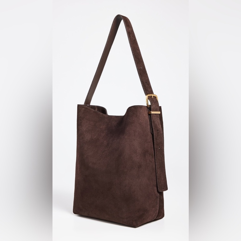 Madewell The Essential Bucket Tote in Suede